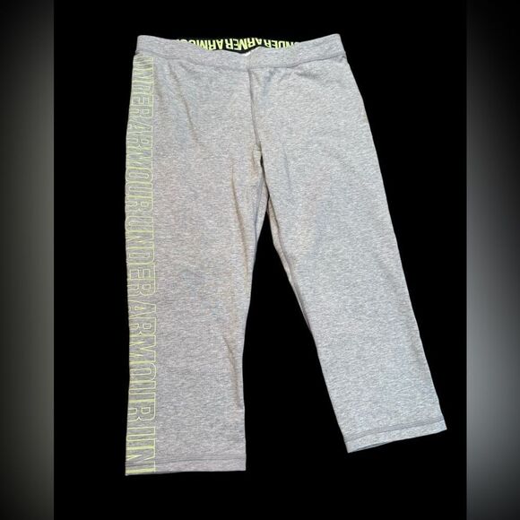 NWT Under Armour Capri Leggings W/Side Logo (Large) - Picture 3 of 7